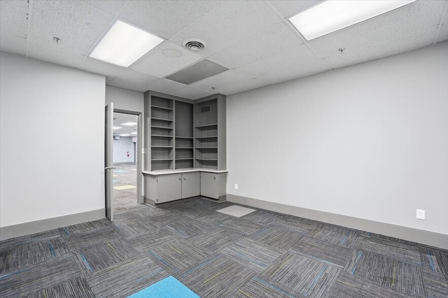 More Photos Of 175 E Broadway Ave, Westerville Office For Lease