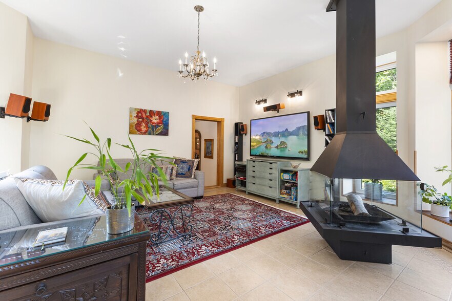 More Photos Of 57 Rue Allan, Brownsburg-chatham Apartments For Sale