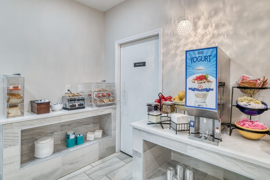 More Photos Of 137 San Marco Ave, Saint Augustine Hotel For Sale