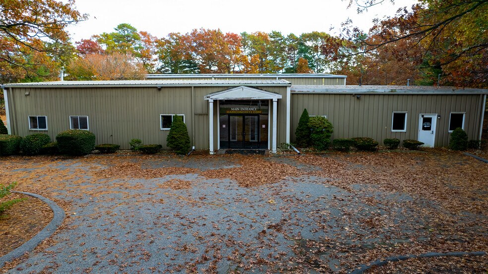 More Photos Of 50 Aldrin Rd, Plymouth Flex For Sale