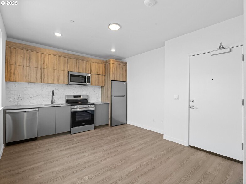 More Photos Of 11 NE 55th Ave, Portland Apartments For Sale