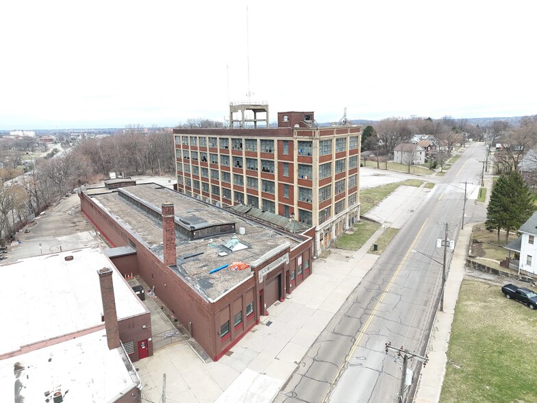 More Photos Of 711 Johnston St, Akron Warehouse For Sale
