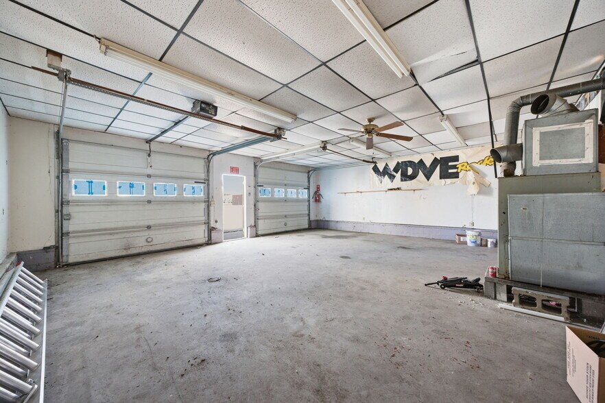 More Photos Of 400 5th Ave, New Brighton Auto Repair For Sale