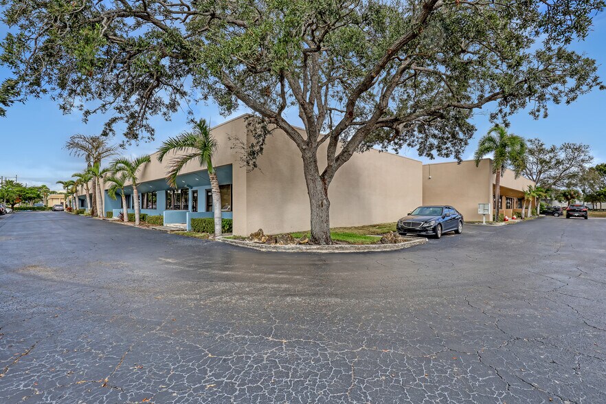 More Photos Of 5650-5656 Corporate Way, West Palm Beach Medical For Sale