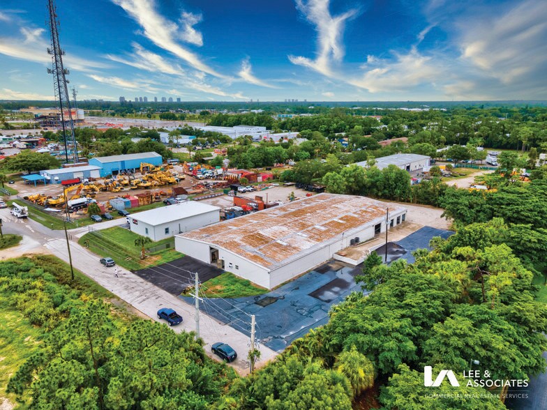 More Photos Of 10980 Enterprise Ave, Bonita Springs Warehouse For Lease