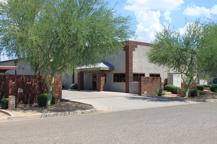 More Photos Of 7611 N 74th Ave, Glendale Warehouse For Lease