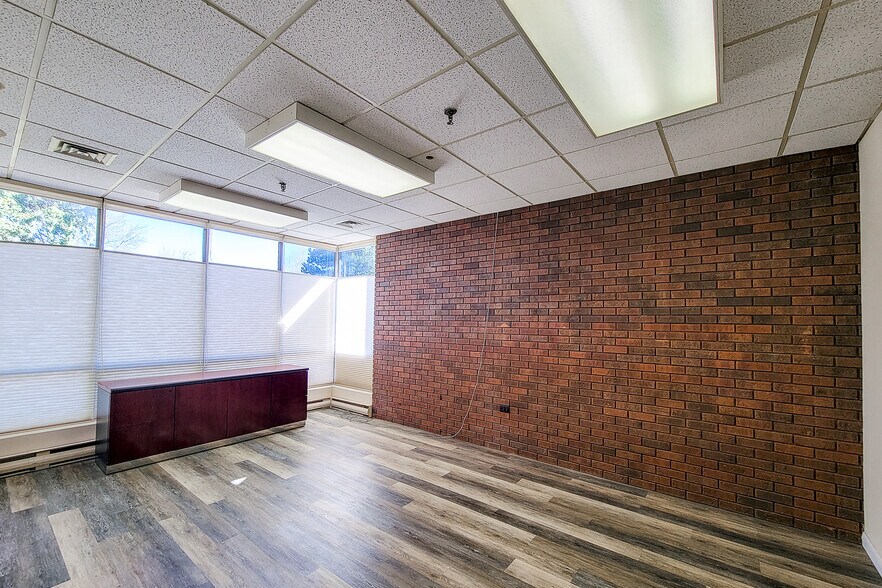 More Photos Of 620 Ireland Rd, Norfolk Manufacturing For Lease