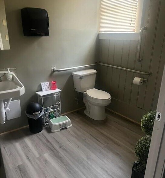 More Photos Of 112 Johnson Ln, Martinsville Specialty For Sale