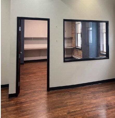 More Photos Of 106-110 S Main St, Royal Oak Office For Lease