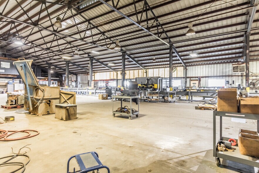 More Photos Of 700 E Texas Ave, Rayne Warehouse For Sale