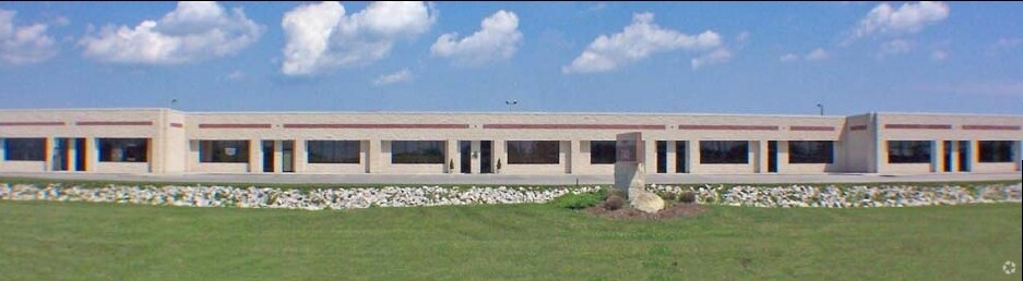 More Photos Of 2401 Sawmill Pky, Huron Light Manufacturing For Lease