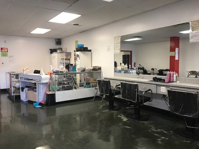 More Photos Of 2520-2522 N Broad St, Philadelphia Showroom For Sale