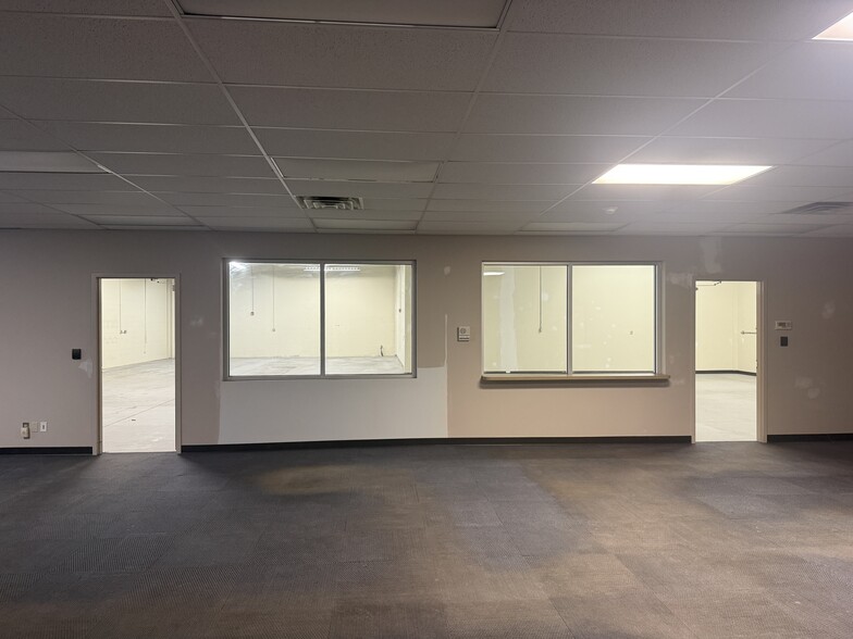 More Photos Of 417-445 Fernhill Ave, Fort Wayne Warehouse For Lease