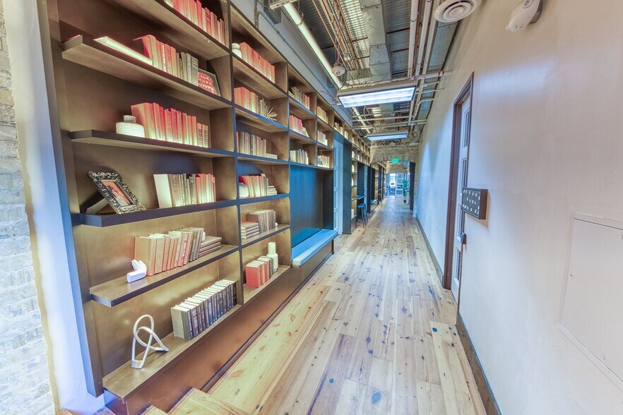 More Photos Of 200 E 6th St, Austin Loft Creative Space For Lease