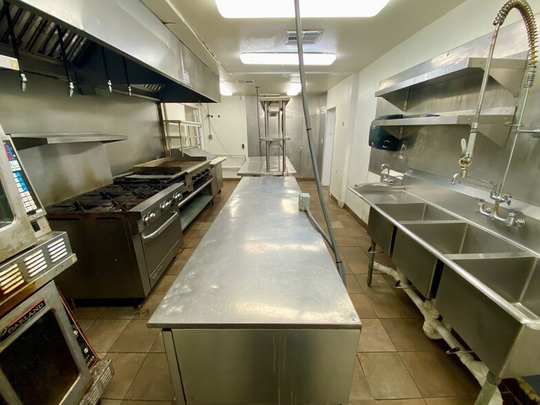 More Photos Of 2401 Port Neches Ave, Port Neches Restaurant For Sale