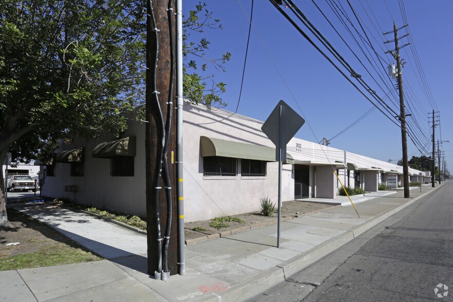 More Photos Of 2002-2022 S Grand Ave, Santa Ana Manufacturing For Lease