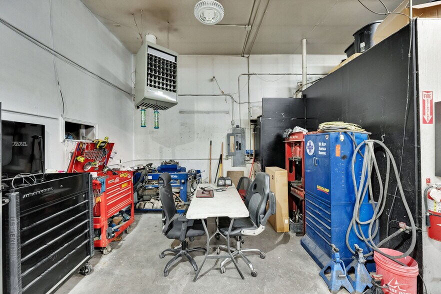 More Photos Of 51 N Hale St, Grantsville Auto Repair For Sale