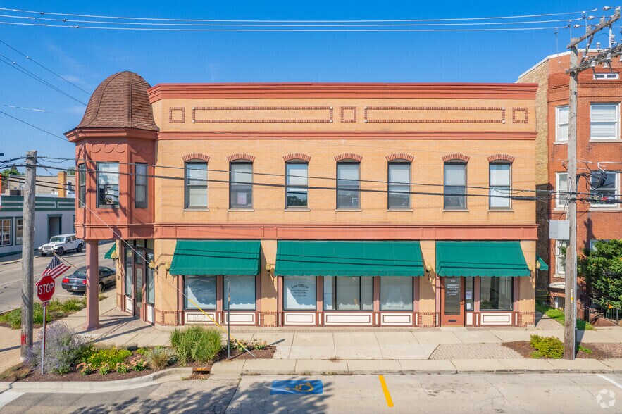 More Photos Of 127-131 E Calhoun St, Woodstock Office For Sale