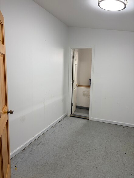 More Photos Of 43-11 36th St, Long Island City Warehouse For Lease