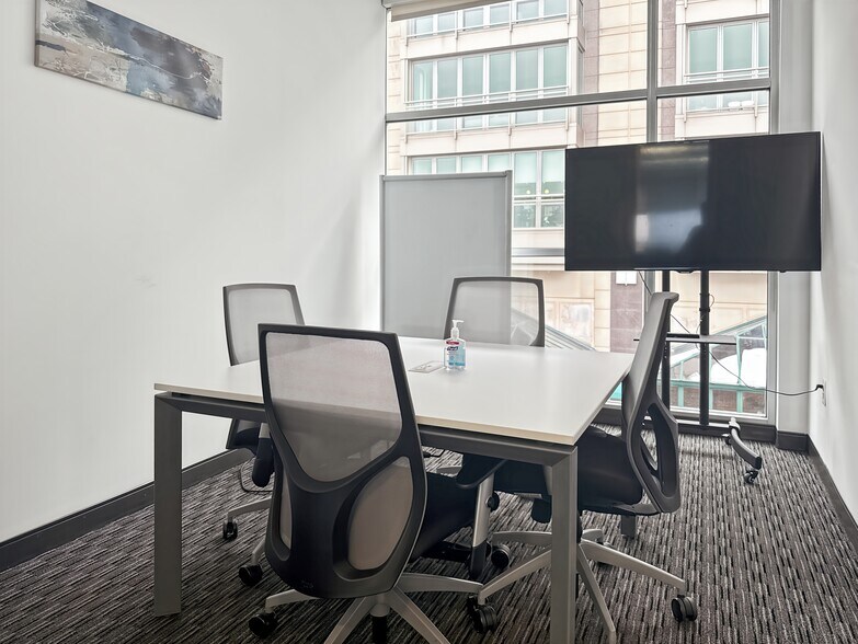 More Photos Of 137 National Plz, Oxon Hill Coworking Space