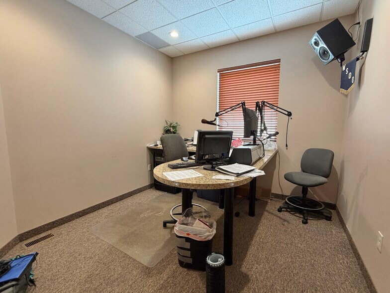 More Photos Of 26 E 3 Mile Rd, Sault Sainte Marie Office For Sale