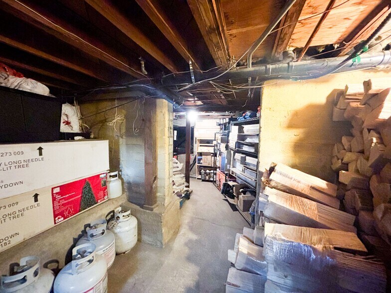 More Photos Of 41312 Big Bear Blvd, Big Bear Lake General Retail For Sale