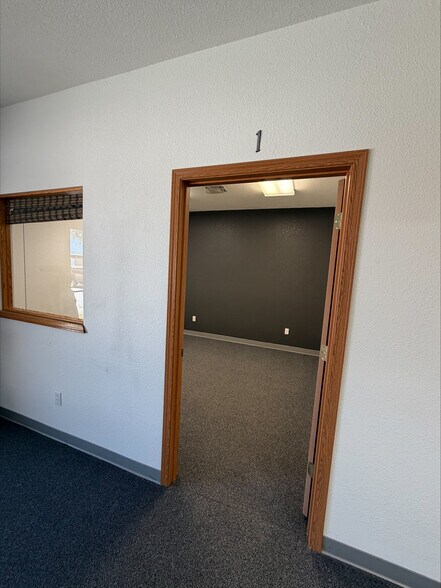More Photos Of 302 E 23rd St, Fort Scott General Retail For Lease