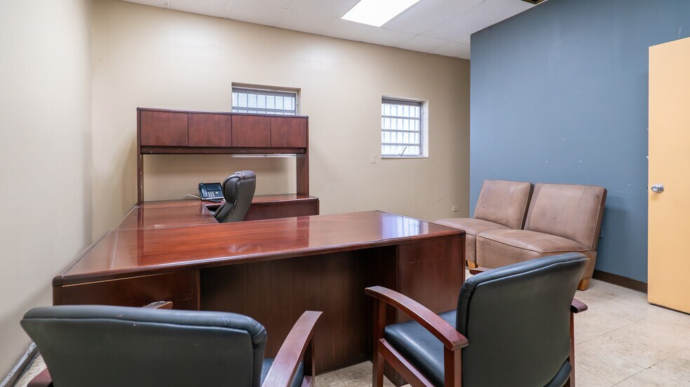 More Photos Of 7250 NE 4th Ave, Miami Warehouse For Sale