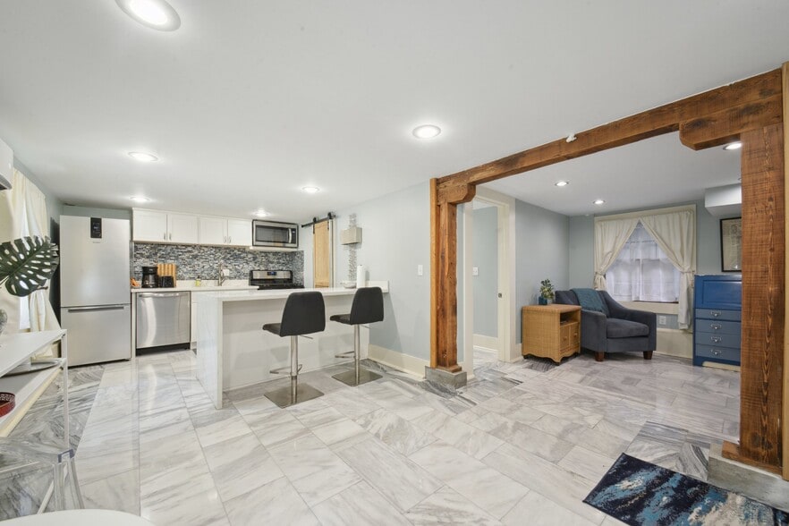 More Photos Of 1730 Prytania St, New Orleans Apartments For Sale