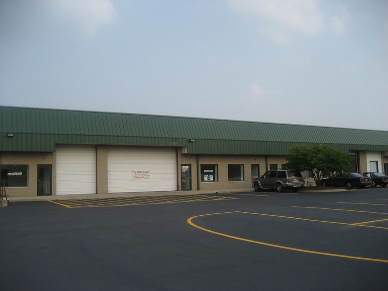 More Photos Of 9342-9362 Virginia Rd, Lake In The Hills Service For Lease