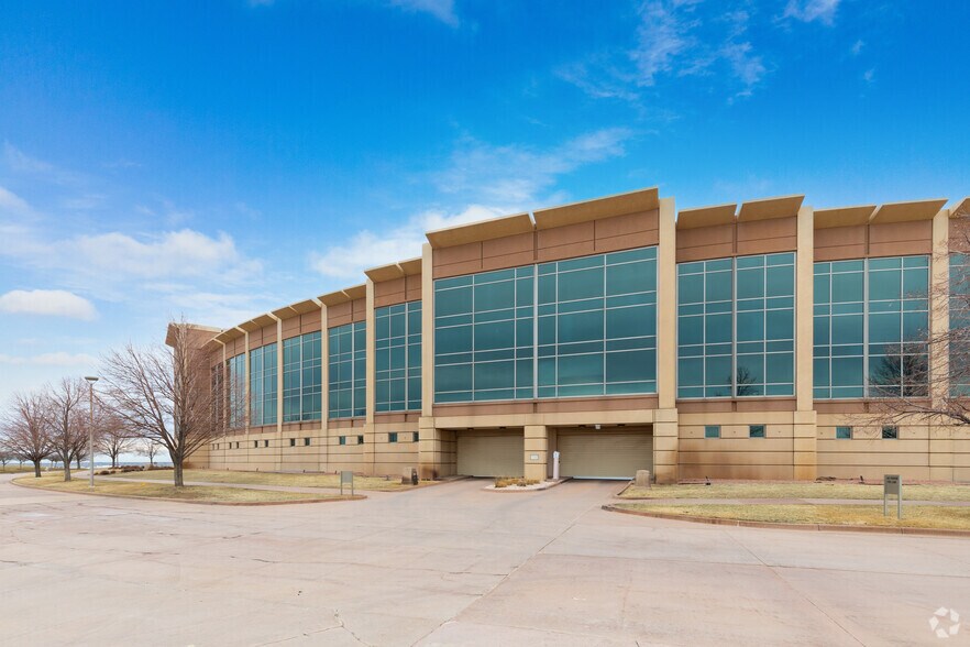 More Photos Of 9197 S Peoria St, Englewood Office For Lease