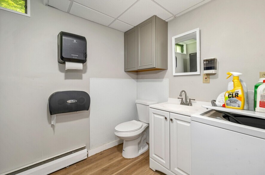 More Photos Of 12 Land Cruiser Dr, Sullivan Distribution For Sale