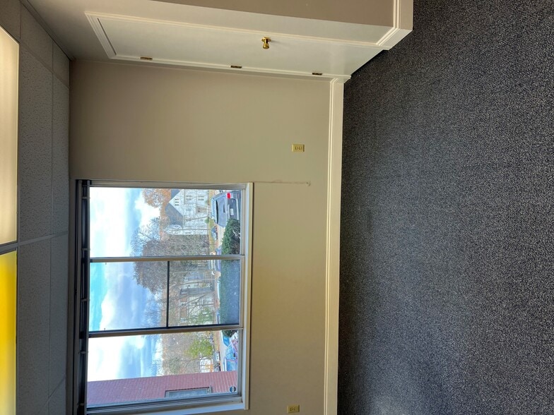 More Photos Of 76 Summer St, Fitchburg Medical For Lease