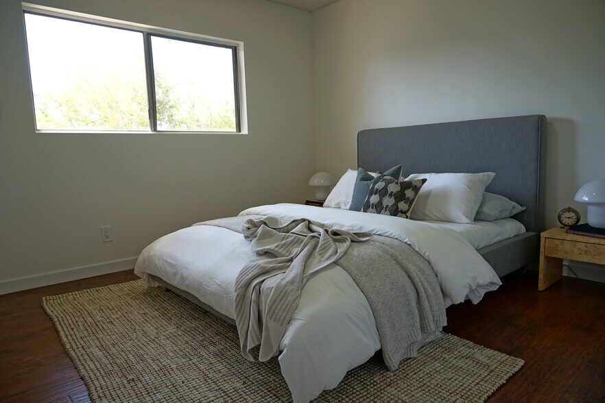 More Photos Of 756 Hyperion Ave, Los Angeles Apartments For Sale