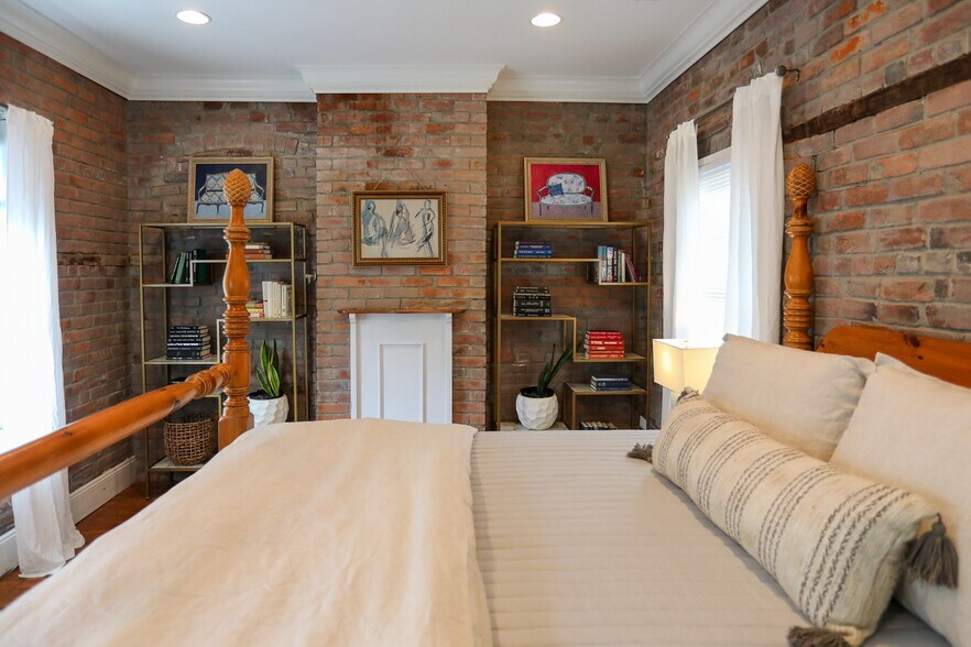 More Photos Of 221 E Clay St, Richmond Storefront Retail Residential For Sale