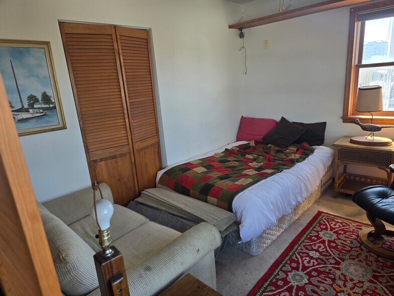 More Photos Of 822 W Main St, Crisfield Storefront Retail Residential For Sale