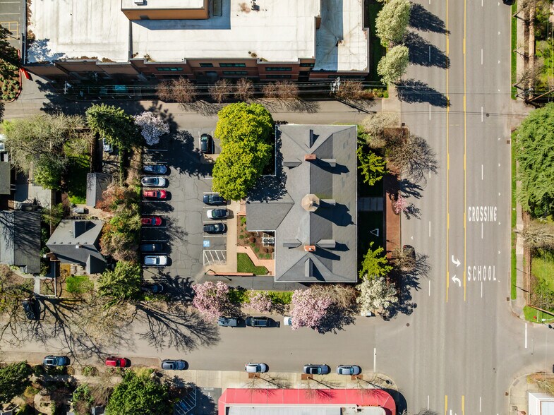 More Photos Of 600 A Ave, Lake Oswego Office For Lease