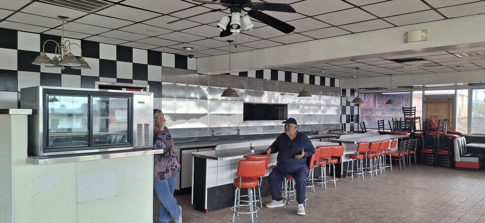 More Photos Of 2146 W Picacho Ave, Las Cruces Restaurant For Lease
