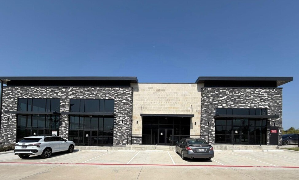 More Photos Of 1221 E University Dr, Prosper General Retail For Lease