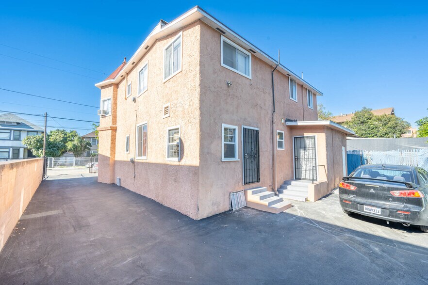 More Photos Of 1647 W 12th Pl, Los Angeles Apartments For Sale