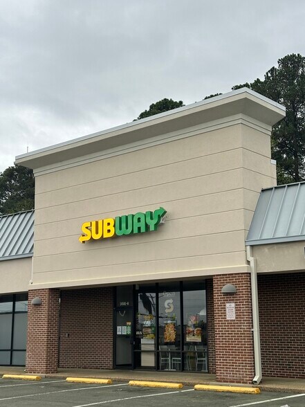 More Photos Of 14501 Warwick Blvd, Newport News Unknown For Lease