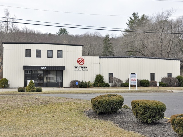 More Photos Of 500 Federal Rd, Brookfield Manufacturing For Lease