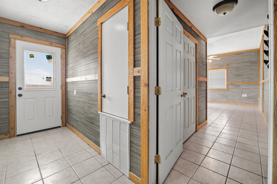 More Photos Of 2330 Schuwirth Rd, Converse Warehouse For Lease