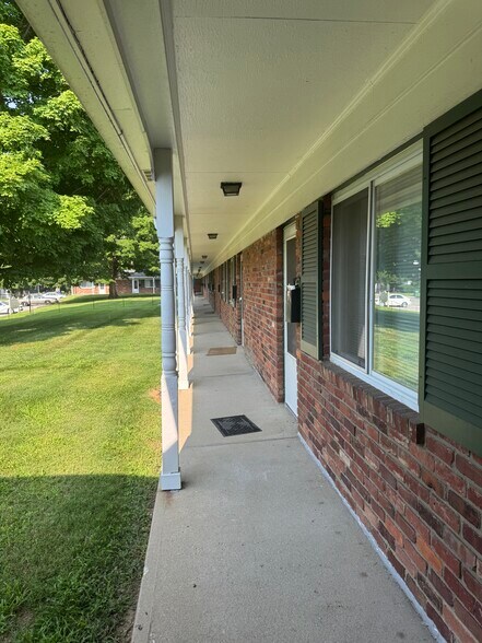 More Photos Of 610 W Poplar St, Zionsville Apartments For Sale