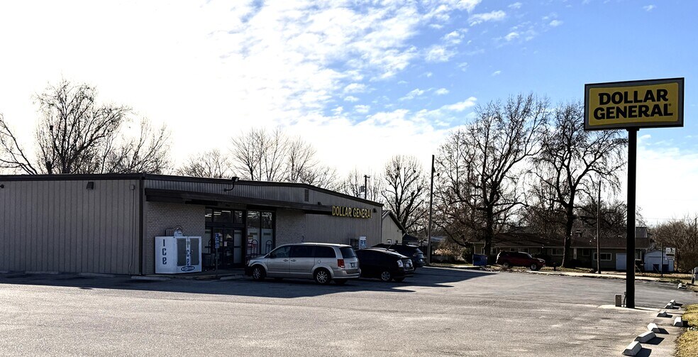 More Photos Of 710 E Pennell St, Carl Junction Freestanding For Sale