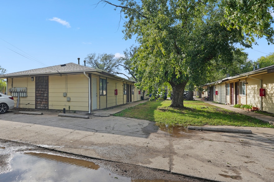 More Photos Of 1322 S Vine St, Wichita Apartments For Sale