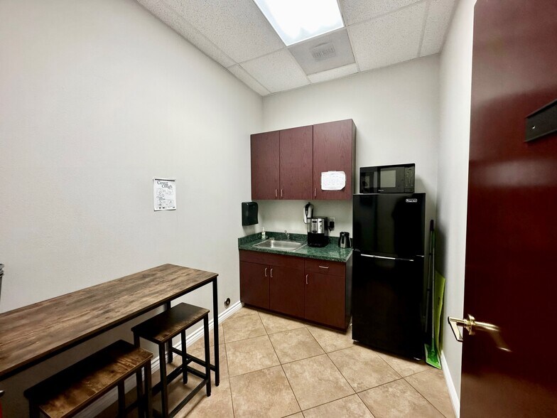 More Photos Of 8273 White Oak Ave, Rancho Cucamonga Office For Sale