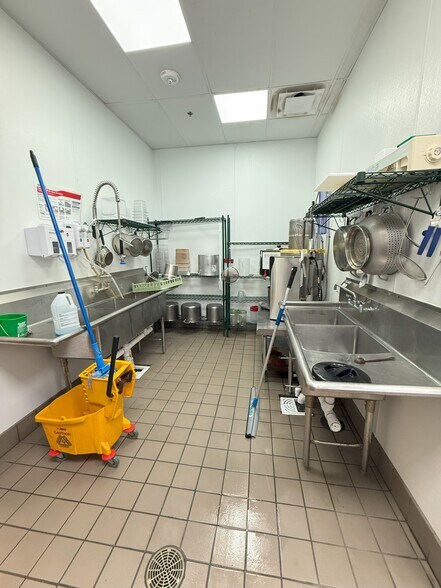 More Photos Of 23015 Colonial Pky, Katy Storefront Retail Office For Lease