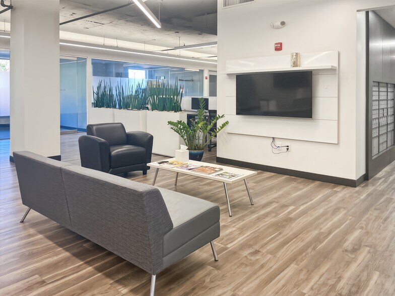 More Photos Of 4701 Sangamore Rd, Bethesda Coworking Space
