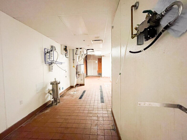 More Photos Of 4410 114th St, Lubbock General Retail For Lease